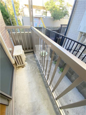 【バルコニー】 | ロイヤル中十条 | バルコニー付きです