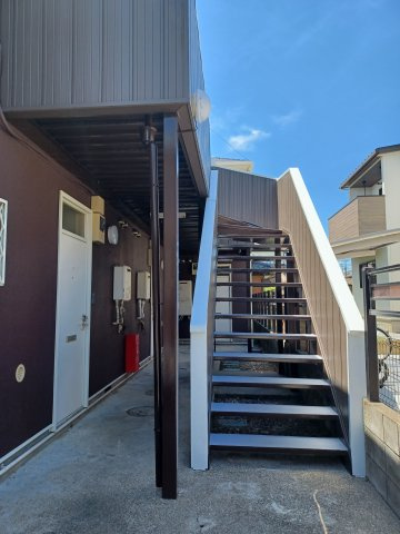コーポ松山の外観|外階段