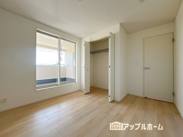 【新築戸建】深谷市武蔵野第2 全3棟の洋室|２階居室は全室収納あり！たっぷりある収納活用でお部屋もキレイを保てます♪