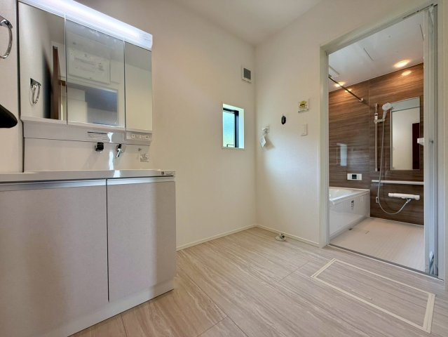 土佐市蓮池3期2棟　1号棟の独立洗面台|※写真はイメージです。