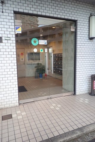 サニーハイム目白台のエントランス