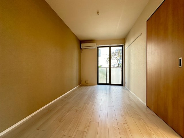 ドムスＮＹ・杉並の寝室|★奥行きもあり、凹凸もないのでレイアウトしやすいお部屋です★