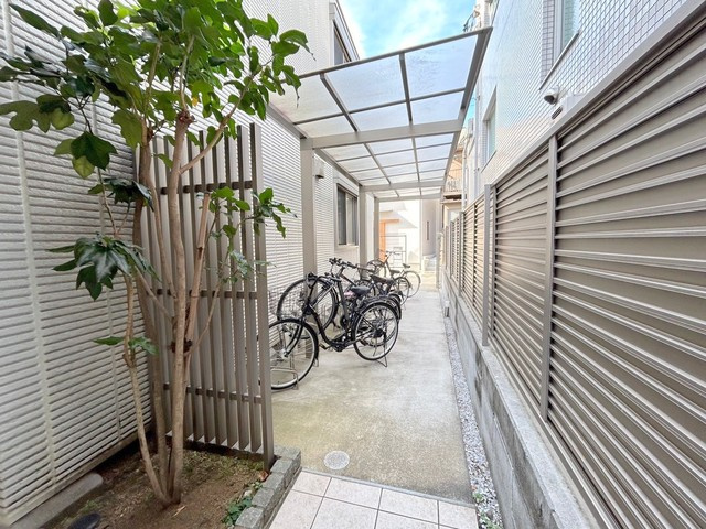 ドムスＮＹ・杉並のその他共用部分|★屋根付き駐輪場は各戸1台まで★