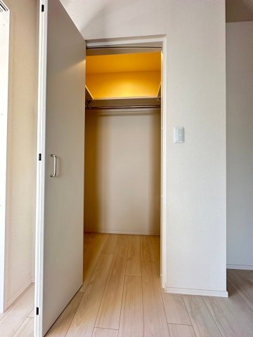 ドムスＮＹ・杉並の収納|★収納豊富なウォークインクローゼット★