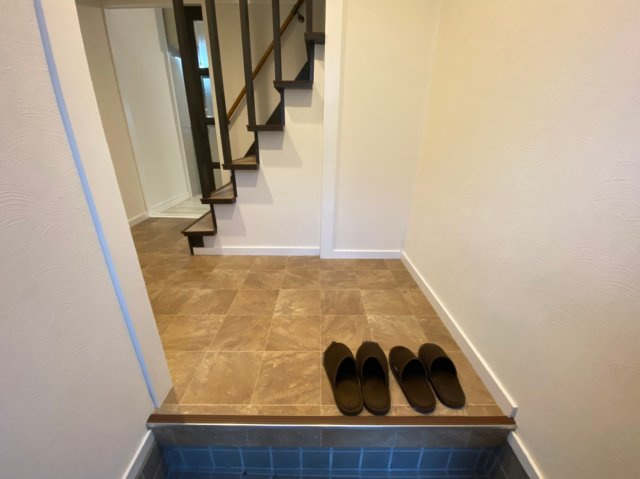 松塚テラスハウスの玄関|毎日通る玄関はこちらです