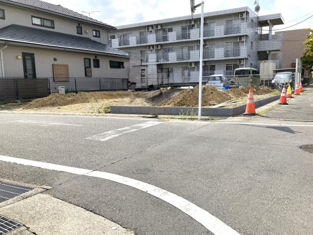 【前面道路含む現地写真】 | ブルーミングガーデン前橋市六供町3丁目ー① | （建築前現地）