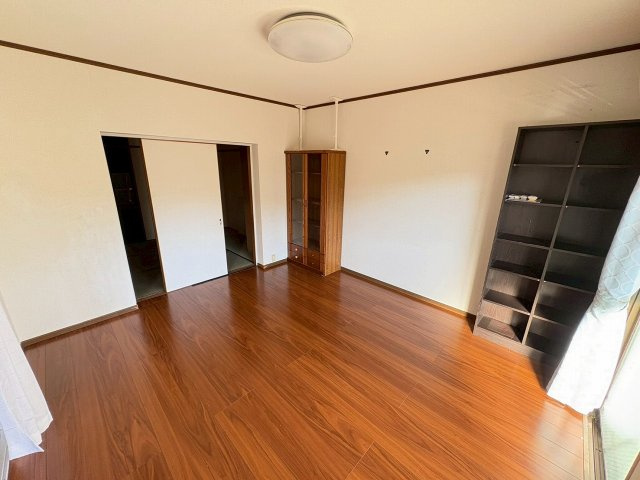 スワンマンション今宿の玄関