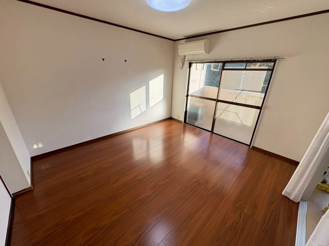 スワンマンション今宿の洋室