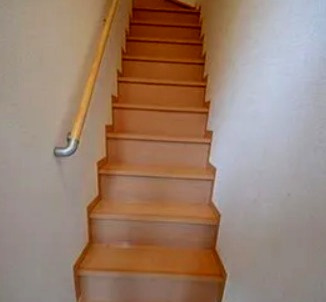 ヴィラージュ国立の玄関