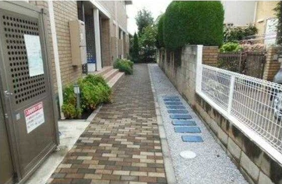 ヴィラージュ国立のエントランス