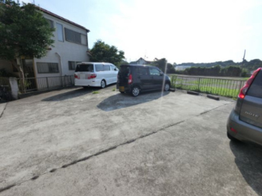 【駐車場】