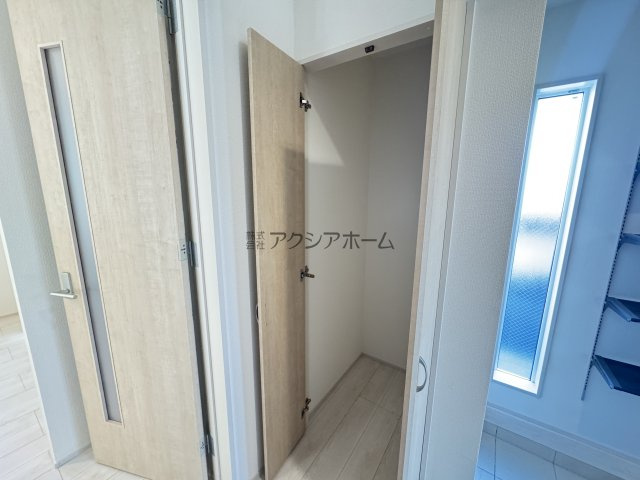 東村山市秋津町4丁目・全7棟　新築一戸建　1号棟の収納|1階廊下収納