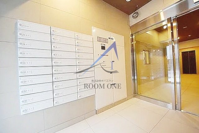 クレヴィスタ浅草のその他共用部分|集合ポストと宅配ボックスです。