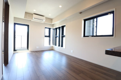 【居間・リビング】 | ザ・パークハビオ都島フロント