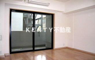 【居間・リビング】 | ドゥーエ大森 | ゆったりとしたリビングです