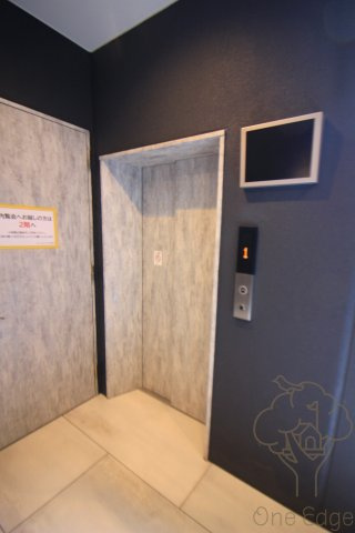 GLUCKMAISON/S-EBIE XIのロビー