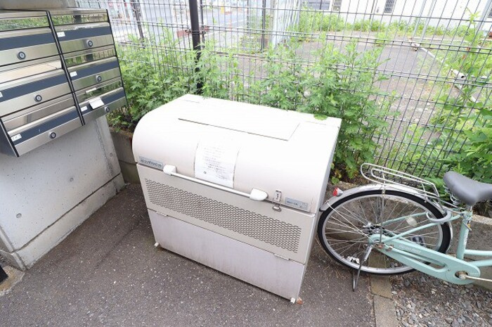 アクシス東小金井のエントランス