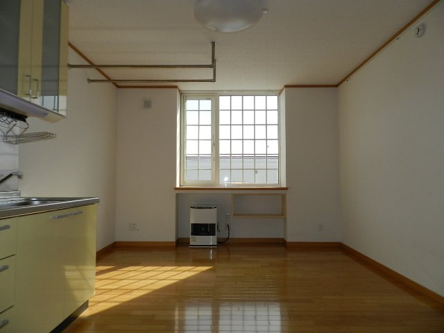 Ｌ．Ｆｉｒｓｔ　Ｃｏｕｒｔの居間・リビング