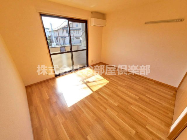 レクルスコートBの居間・リビング