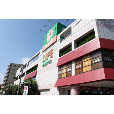 【周辺】 | カーサグリスメイユー | スーパー「ライフ千川駅前店まで584ｍ」