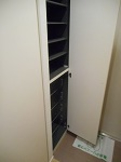 アスリュクス宮前平の玄関|たくさん入るシューズボックス
