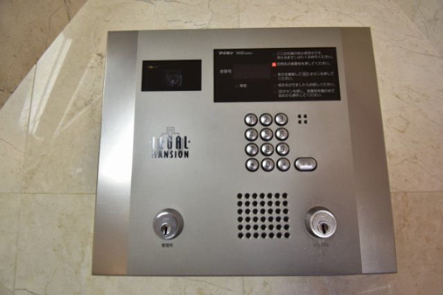 リーガル南船場Ⅱの防犯設備|◆お子様のお留守番にも安心なオートロック。来客者を確認できます♪