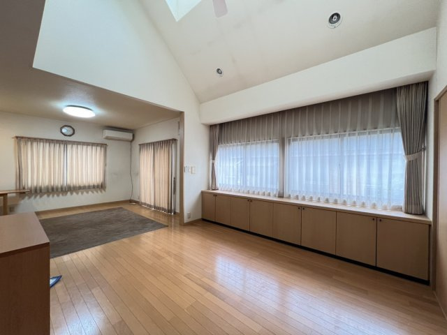 八代市古閑中町650-10の居間・リビング