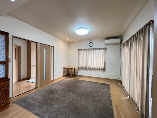 八代市古閑中町650-10の居間・リビング