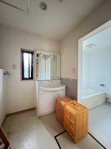 八代市古閑中町650-10の独立洗面台