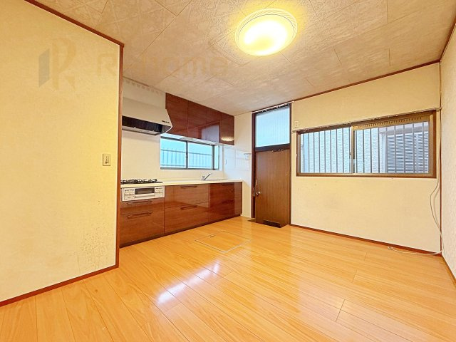 流山市駒木台　中古戸建のダイニング|広くて明るいダイニング♪ ゆったりくつろげるスペースで、ご家族皆様の笑顔が溢れます。