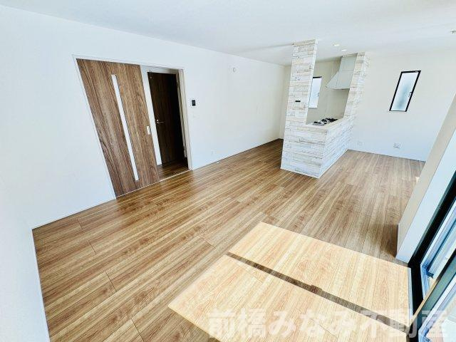 前橋市三河町１丁目　限定1棟　ハートフルタウン　新築建売の居間・リビング|こちらの居間で趣味の時間をお楽しみください