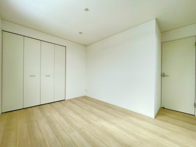 使い勝手のいい洋室です