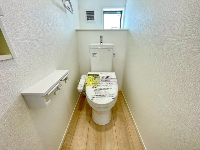 コンパクトで使いやすい洋室です