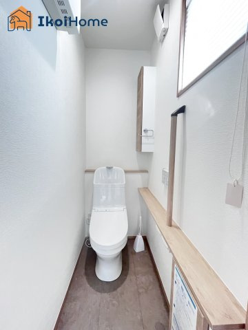 明石市二見町西二見駅前3丁目　中古戸建のトイレ|【ホームページに現地動画掲載中】●年中無休：当日予約可●1階・2階ウォッシュレット付のお手洗いです