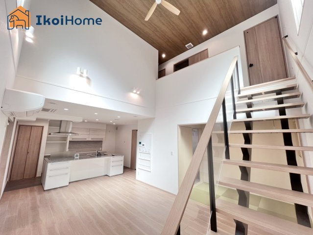 明石市二見町西二見駅前3丁目　中古戸建の居間・リビング|【ホームページに現地動画掲載中】●年中無休：当日予約可●LDKは和室と繋がっており便利！