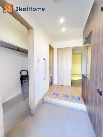 明石市二見町西二見駅前3丁目　中古戸建の玄関|【ホームページに現地動画掲載中】●年中無休：当日予約可●玄関には土間収納がございます！