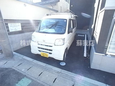 【駐車場】 | リブリ・若草 | 駐車場です