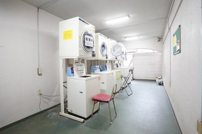 【その他共用部分】 | ラ・レジダンス・ド・ラフィネ | コインランドリー