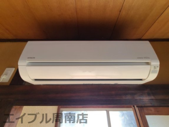 久米橋本貸家の設備|1F洋室エアコン