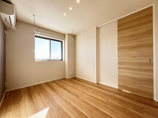 シリウスの洋室