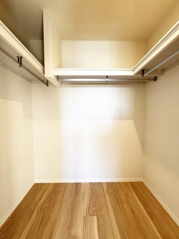 シリウスの設備|南洋室のウォークインクローゼット