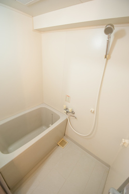 【浴室】 | グリーンウッド | 清潔感のあるお風呂です(^^)／