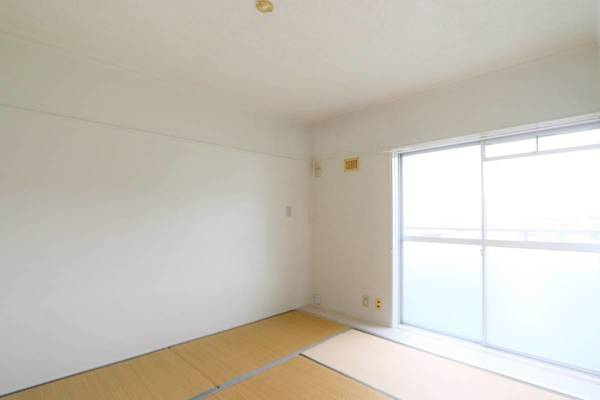 ビレッジハウス紫波2号棟の居間・リビング|ビレッジハウスの同一物件・同一タイプの間取りの写真です