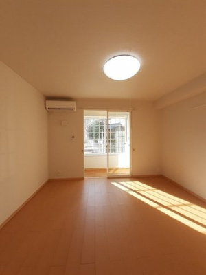 【居間・リビング】 | シャレイユ | 使いやすいリビングです