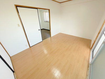 【寝室】 | バスタ　301