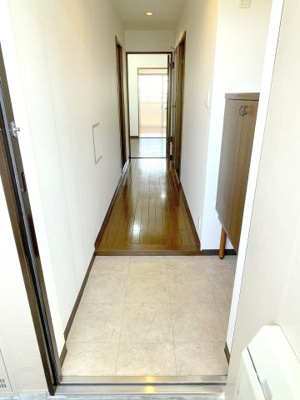 【玄関】 | バスタ　301