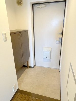 【玄関】 | バスタ　301