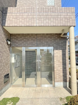 【エントランス】 | バスタ　301