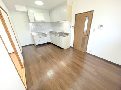 【居間・リビング】 | バスタ　301 | ※内観写真は従前契約者が入居前（2023.5.12）撮影分