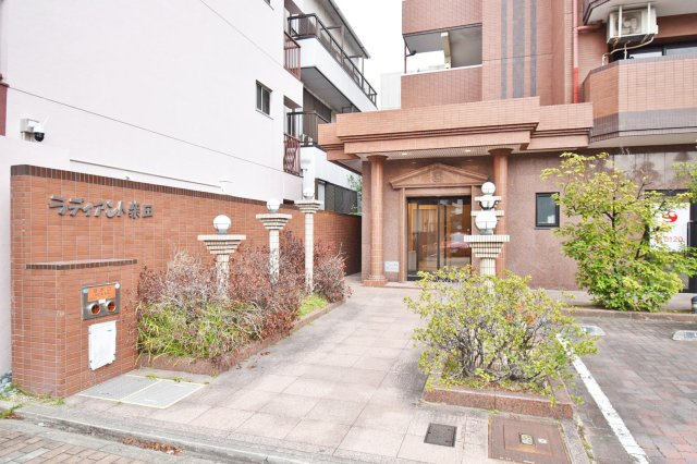 ラディアント柴田のエントランス